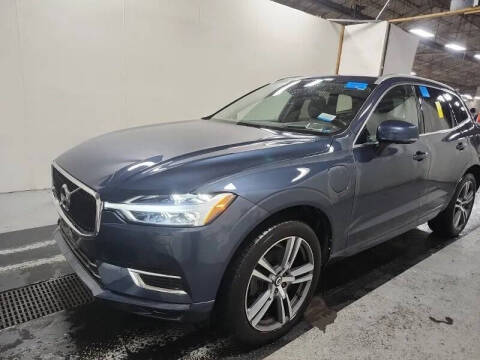 2020 Volvo XC60 T8 eAWD Momentum