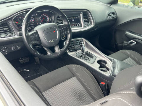 2021 Dodge Challenger SXT