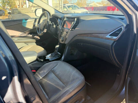 2017 Hyundai Santa Fe SE