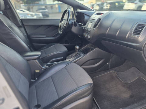 2015 Kia Forte5 SX