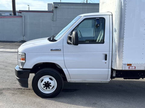 2023 Ford E-Series E-450 SD