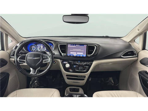 2021 Chrysler Pacifica Touring L