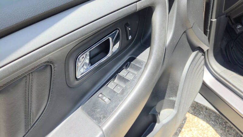 2011 Ford Taurus SEL