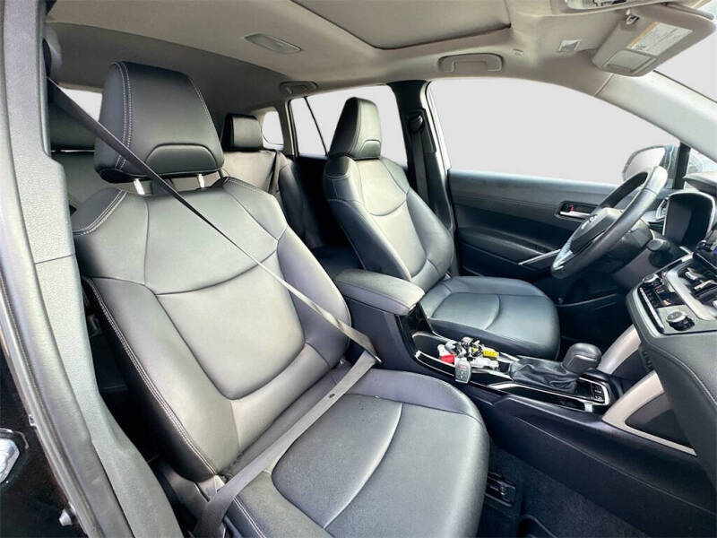 2024 Toyota Corolla Cross XLE