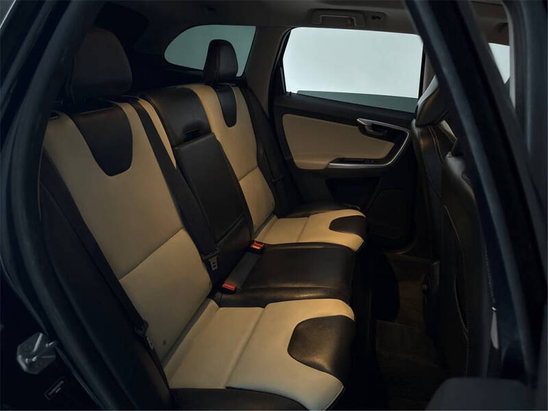 2017 Volvo XC60 T6 Dynamic