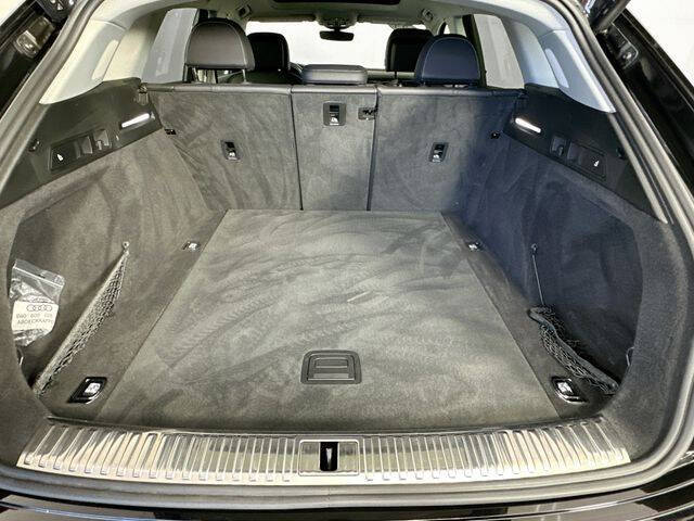 2023 Audi e-tron quattro Premium Plus