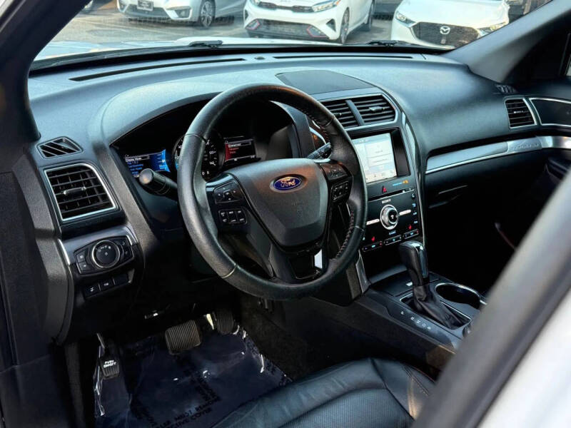 2017 Ford Explorer Sport