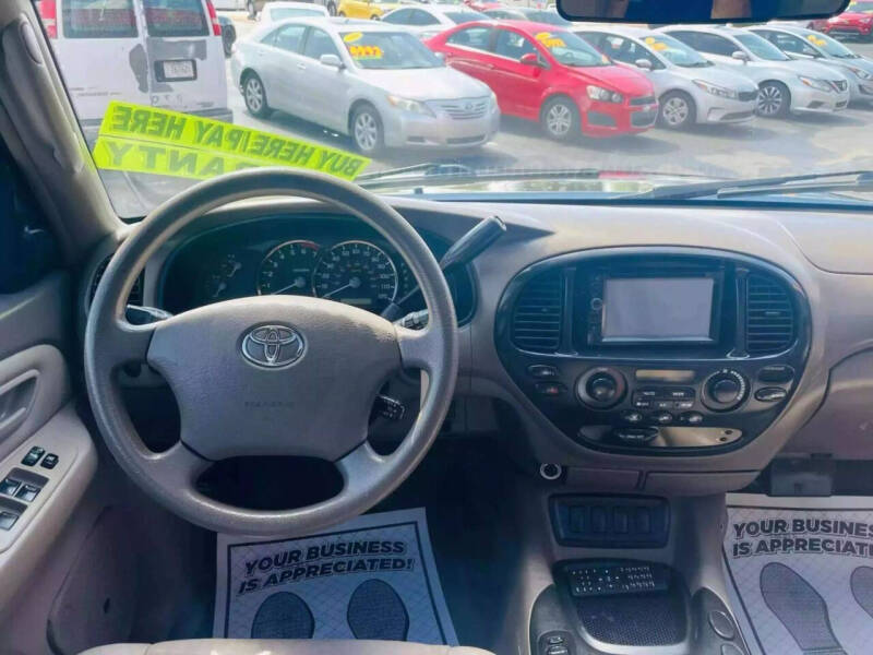 2005 Toyota Sequoia SR5