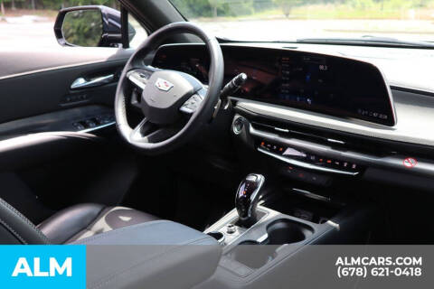 2025 Cadillac XT4 Premium Luxury