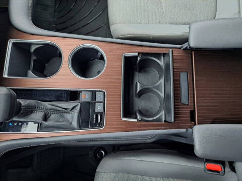 2021 Toyota Sienna LE 8-Passenger