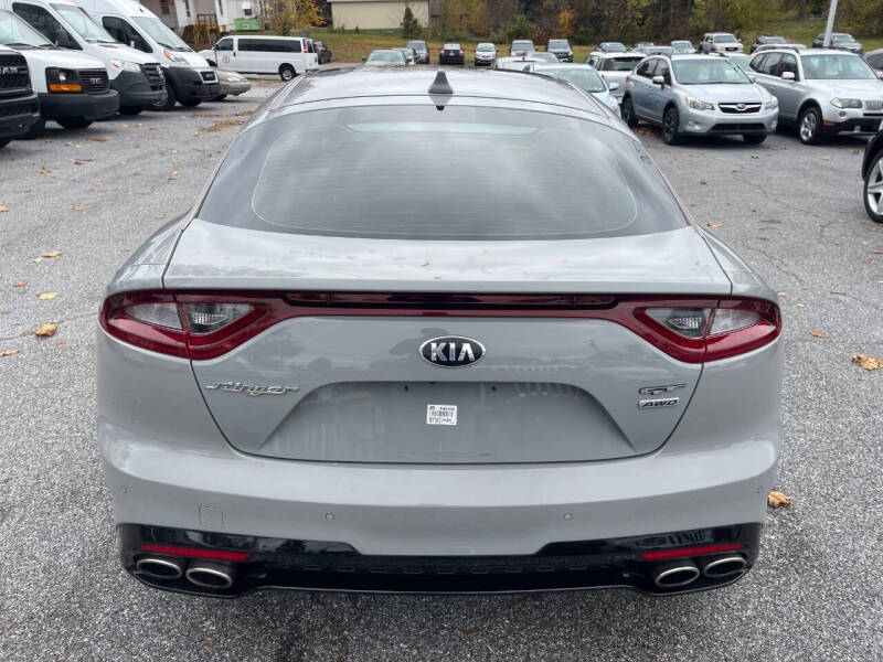 2019 Kia Stinger GT1