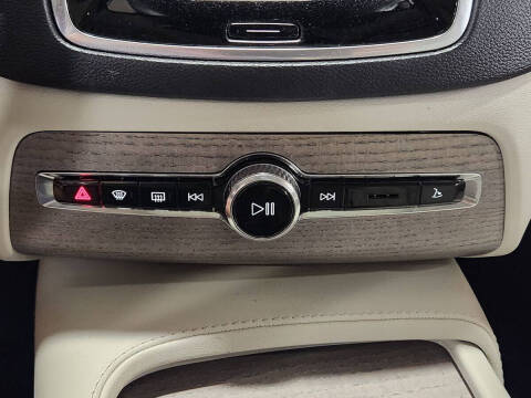 2022 Volvo XC90 T6 Inscription 6-Passenger