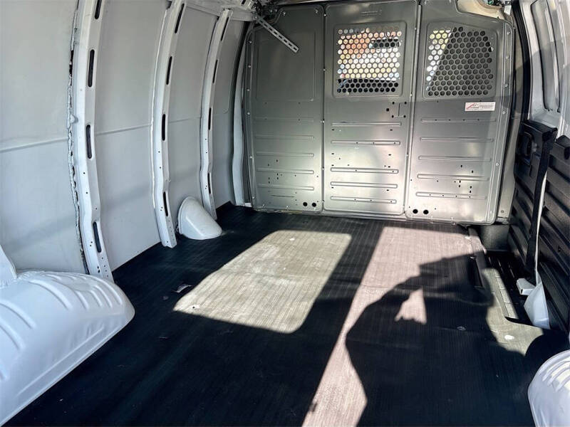 2024 Chevrolet Express 3500