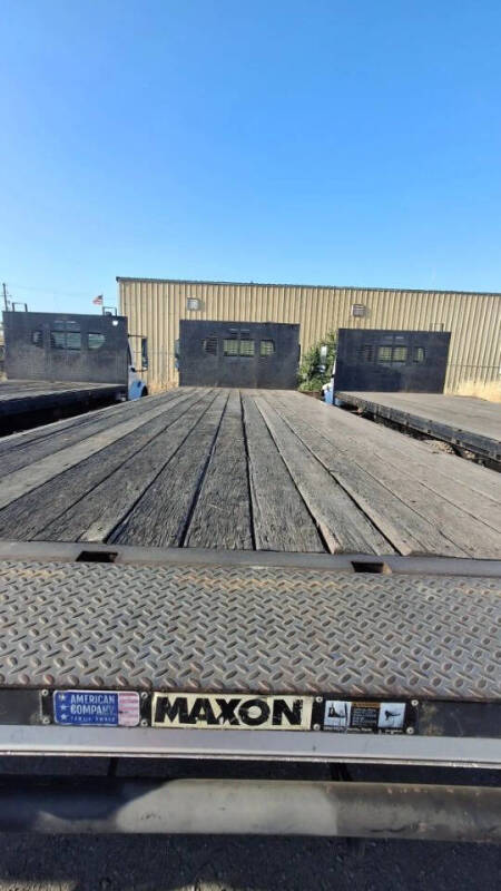 2017 Freightliner M2 106