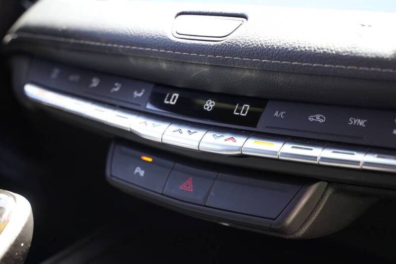 2021 Cadillac XT4 Premium Luxury