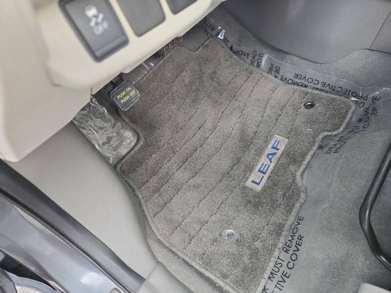2015 Nissan LEAF SV