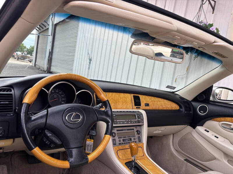 2005 Lexus SC 430