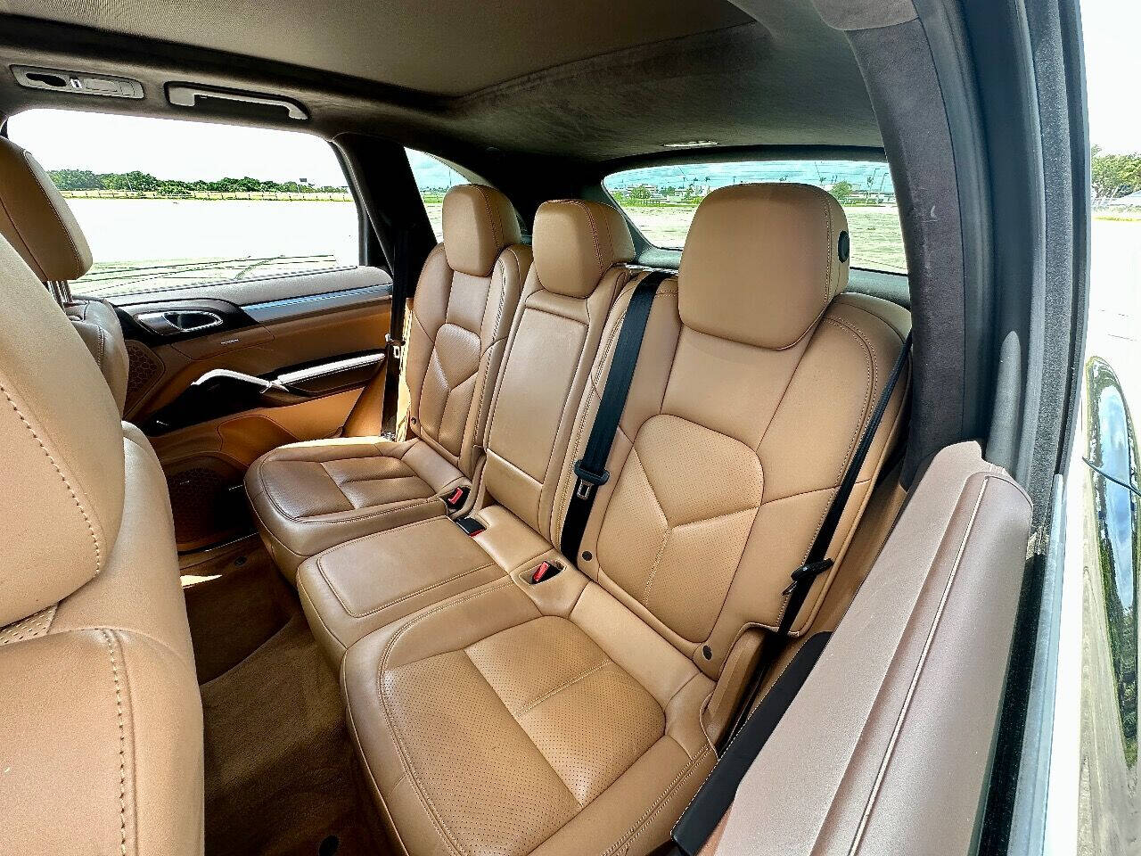 2017 Porsche Cayenne 28