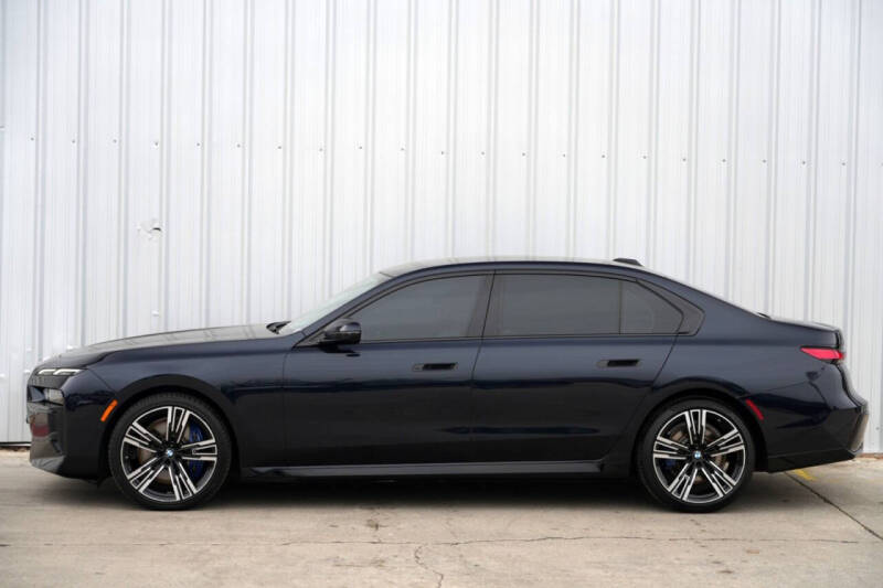 2023 BMW 7 Series 740i