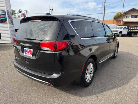 2019 Chrysler Pacifica Touring L
