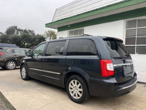 2013 Chrysler Town and Country Touring