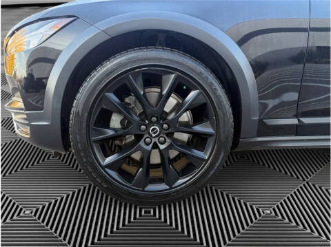 2020 Volvo V90 Cross Country T6