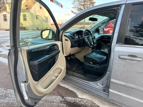 2013 Chrysler Town and Country Touring