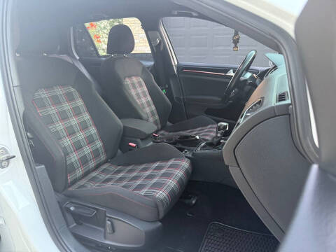 2017 Volkswagen Golf GTI S