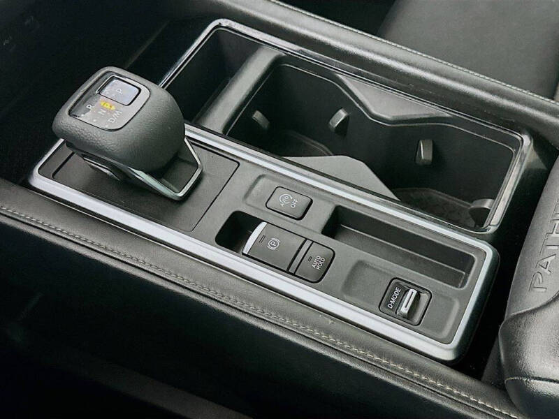 2022 Nissan Pathfinder S