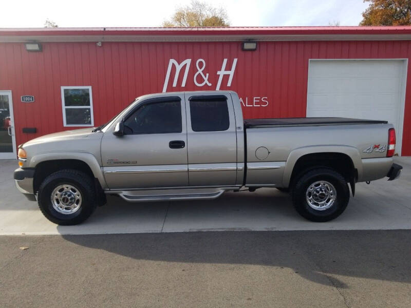 2002 GMC Sierra 2500HD for sale at M & H Auto & Truck Sales Inc. in Marion IN