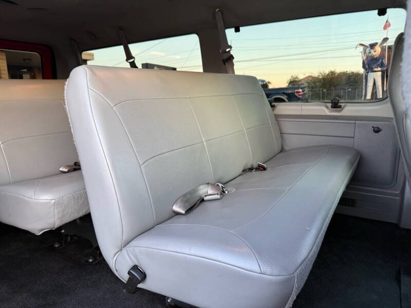 2006 Ford E-Series E-350 SD XLT