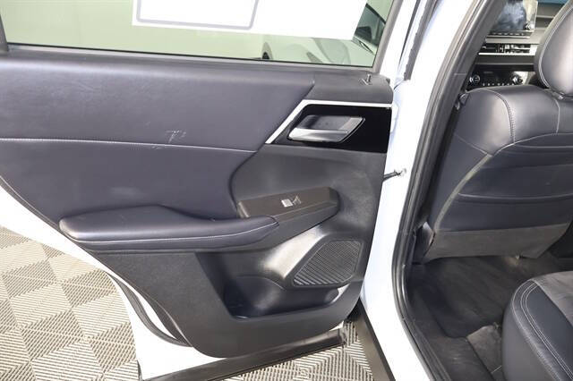 2023 Mitsubishi Outlander SE