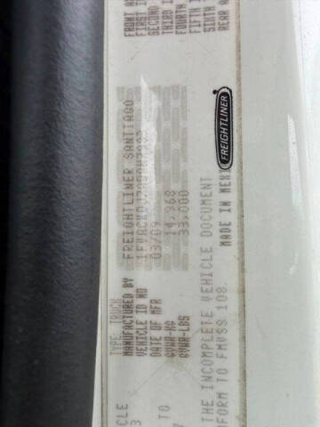 2010 Freightliner M2 106