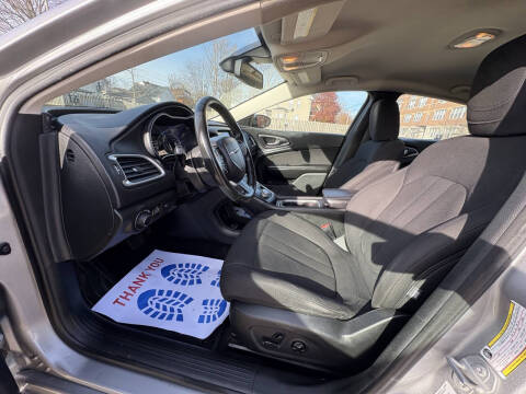 2015 Chrysler 200 Limited