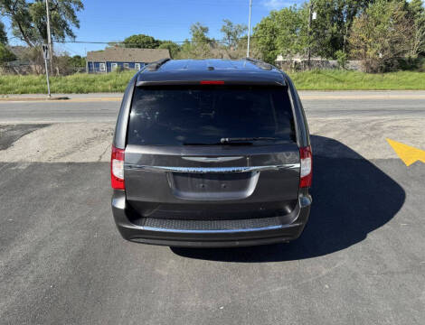 2015 Chrysler Town and Country Touring-L