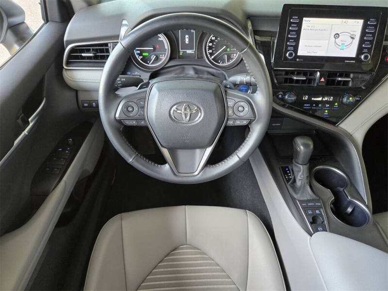 2024 Toyota Camry Hybrid SE