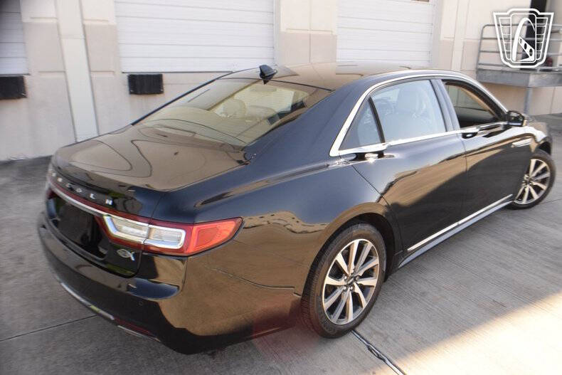 2018 Lincoln Continental Premiere