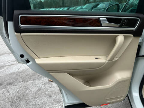 2013 Volkswagen Touareg VR6 Sport