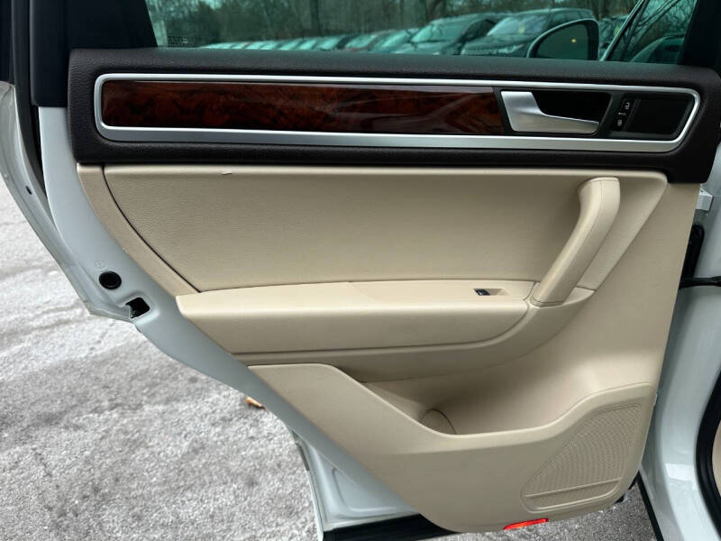 2013 Volkswagen Touareg VR6 Sport