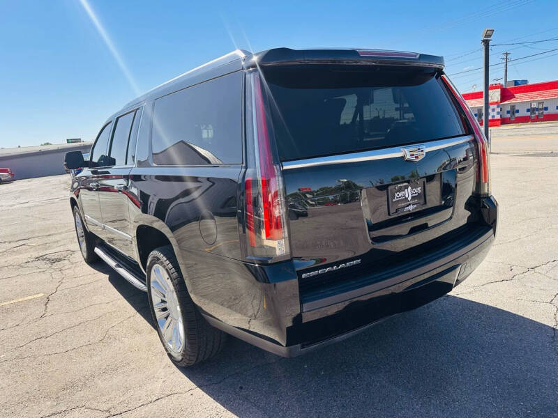 2020 Cadillac Escalade ESV Luxury