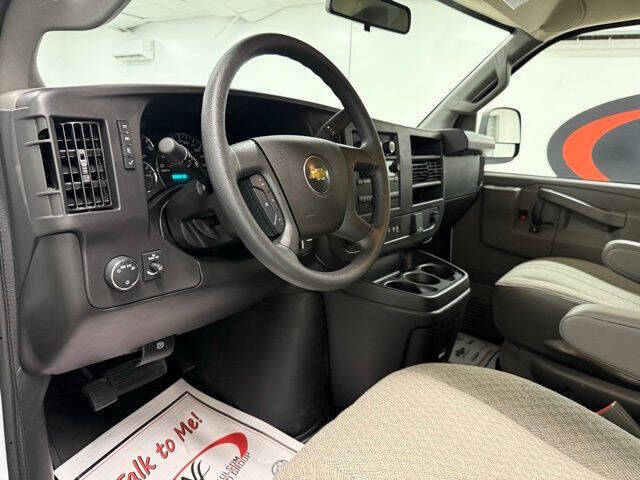 2025 Chevrolet Express LS 3500