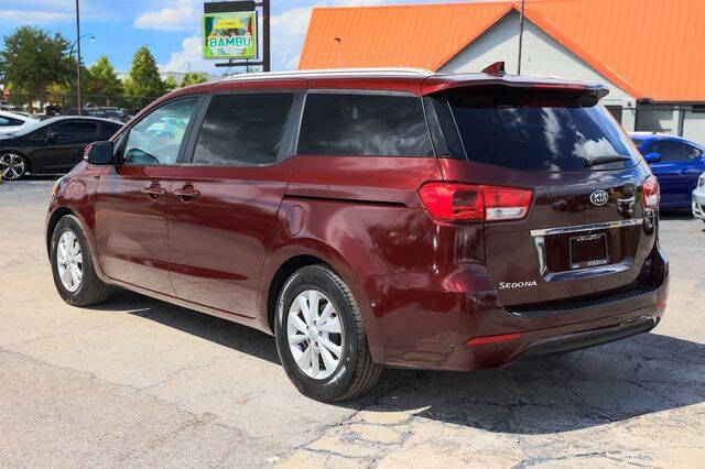2017 Kia Sedona LX