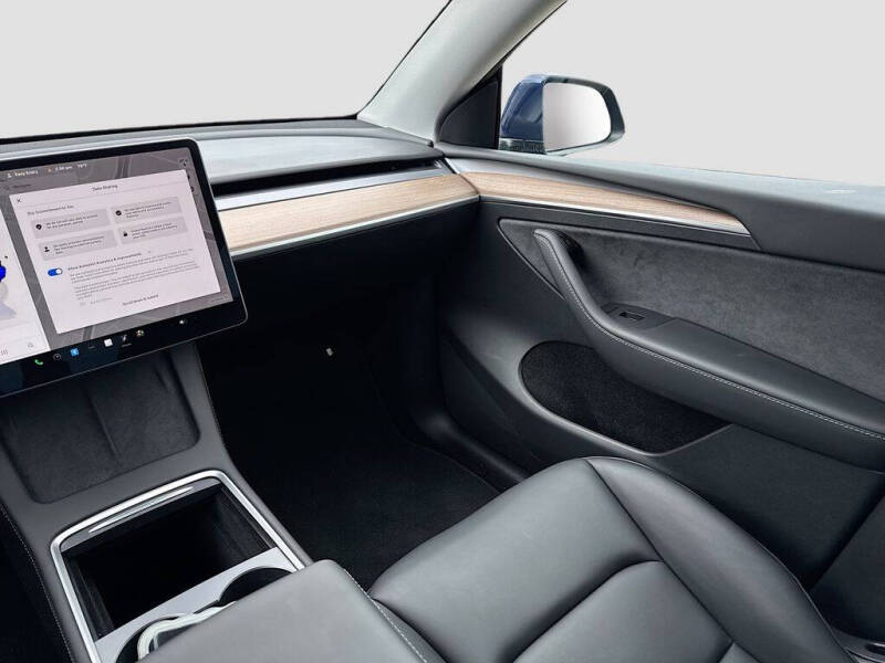 2025 Tesla Model Y Long Range