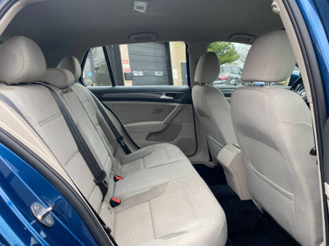 2018 Volkswagen Golf TSI S