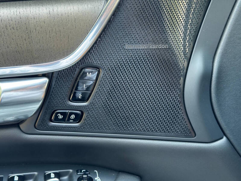 2023 Volvo S90 B6 Plus