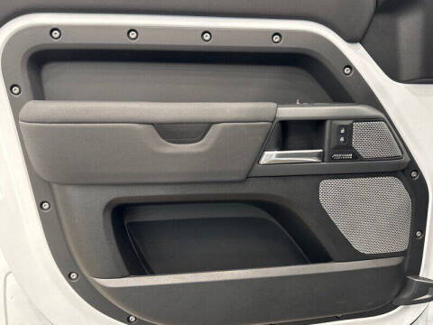 2023 Land Rover Defender 130 X-Dynamic SE