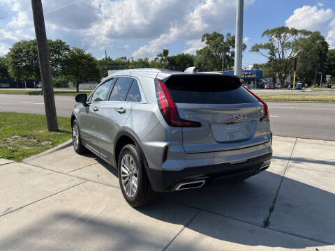 2025 Cadillac XT4 Premium Luxury