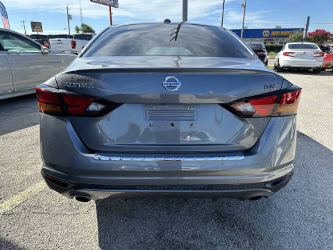 2020 Nissan Altima 2.5 SR