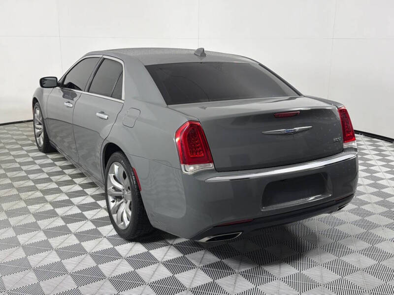 2019 Chrysler 300 Limited