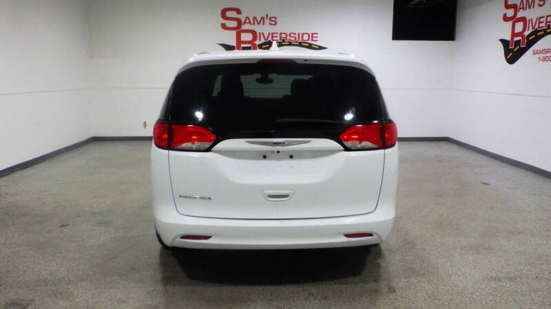 2017 Chrysler Pacifica Touring